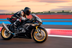 Concessionária Honda Kaito Motos Ivaiporã | Motos Honda 0 KM é na Honda Kaito Motos de Ivaiporã , conheça mais CBR 1000RR-R FIREBLADE SP 30 anos nunca passaram tão rápido.