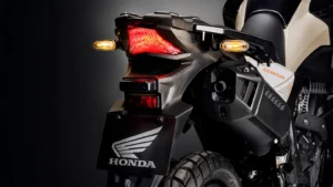 202508_SAHARA_GALERIA_Sinaleira_Traseira