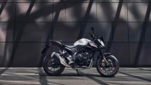 Nova Honda Hornet 500, novo design agressivo e moderno.