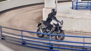 Nova Honda Hornet 500, novo design agressivo e moderno.