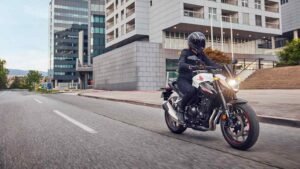 Nova Honda Hornet 500, novo design agressivo e moderno.