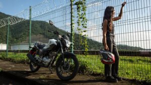 Domine a cidade com a nova CG 160 Cargo. Com um bagageiro homologado e suspensão reforçada. Encontre a sua na Kaito Motos!