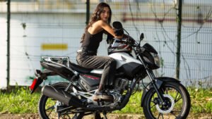Domine a cidade com a nova CG 160 Cargo. Com um bagageiro homologado e suspensão reforçada. Encontre a sua na Kaito Motos!