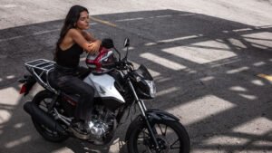 Domine a cidade com a nova CG 160 Cargo. Com um bagageiro homologado e suspensão reforçada. Encontre a sua na Kaito Motos!