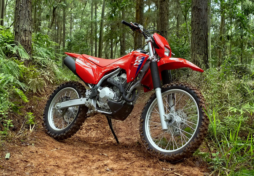 Moto Honda CRF 300F off-road em ação. Veja esse lançamento aqui na Kaito Motos!