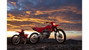 Moto Honda CRF 300F off-road em ação. Veja esse lançamento aqui na Kaito Motos!