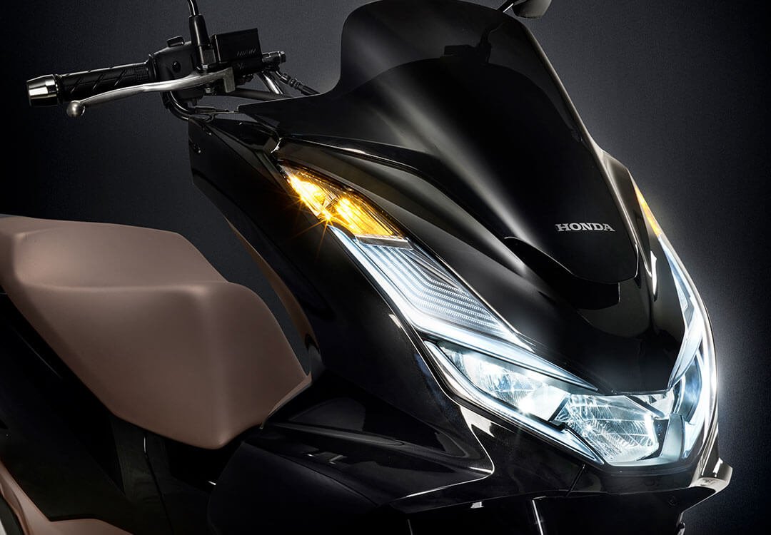 Scooter Honda PCX 2025 – conforto, economia e estilo para o dia a dia urbano